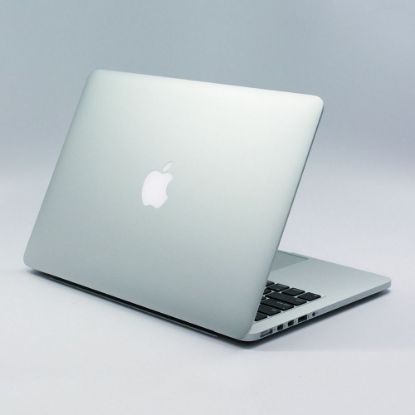 Apple MacBook Pro için detayları göster Apple MacBook Pro resmi